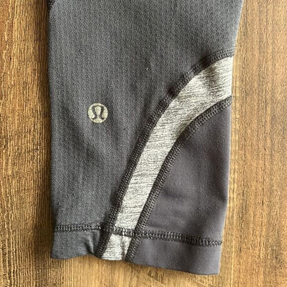 Lululemon Run: Inspire Crop II Grey White 6 - Picture 5 of 7